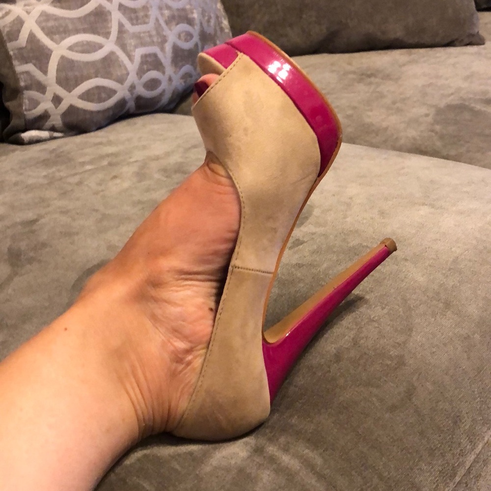 Aldo beige pump with pink heel size 6